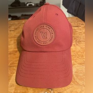 Vuori The Shine Hat Red